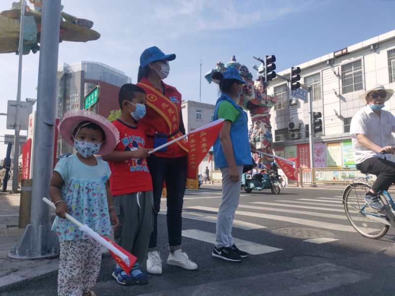 <strong>免费看帅哥大鸡巴捅入大奶子美女穴里操逼黄网站</strong>